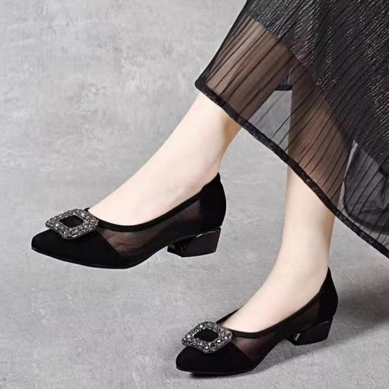 Women'S Shoes And Accessories - أحذية نسائية أنيقة بكعب مربع ومقدمة