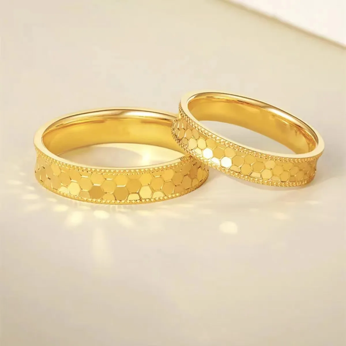 خاتم قرص العسل بلون ذهبي نقي ل - مراجعة Women Accessories Dubai وسعره